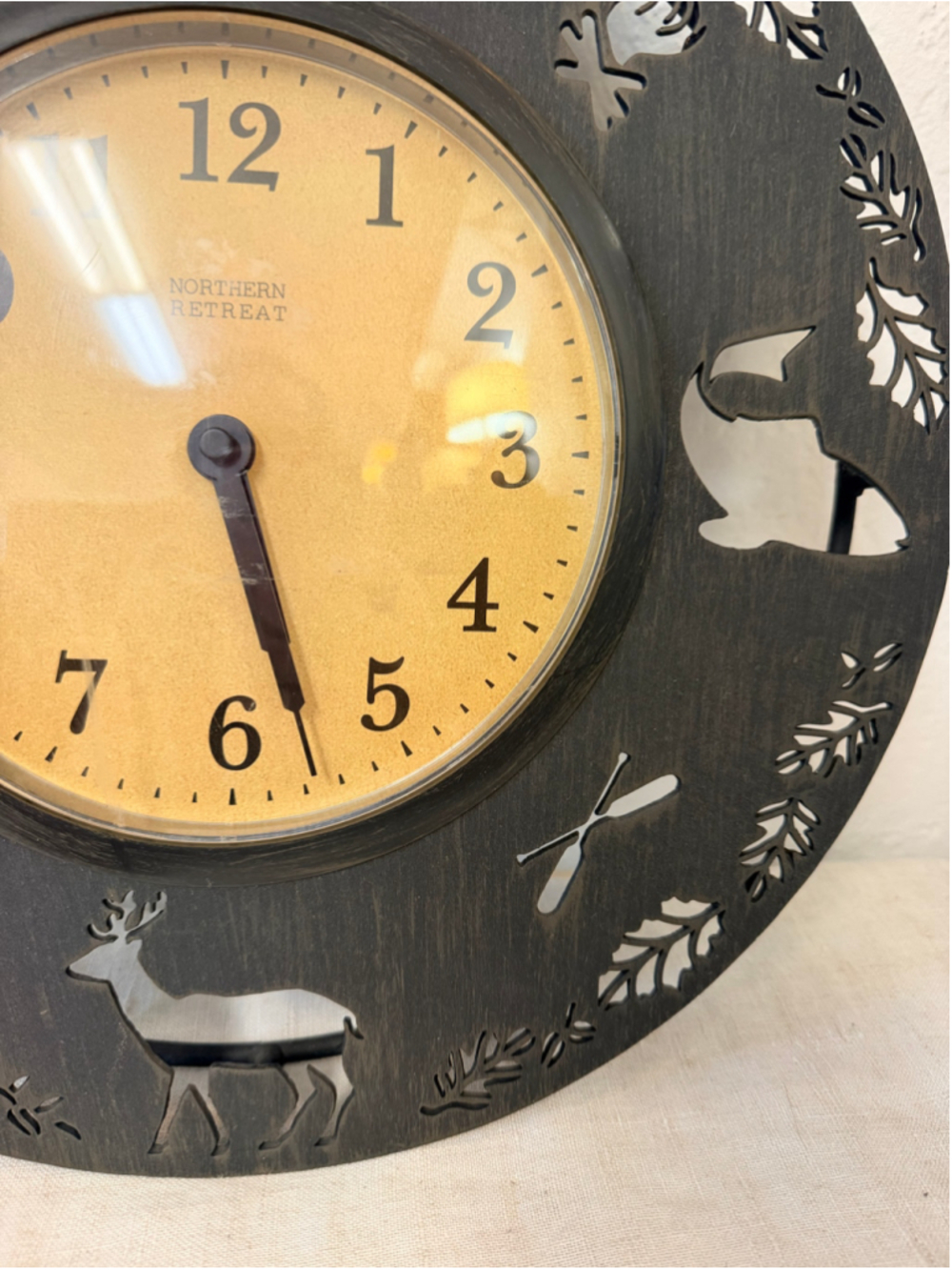 Northern Retreat Wildlife Metal Wall Clock Bear Deer Fish Rustic Cabin WORKS - Picture 4 of 9